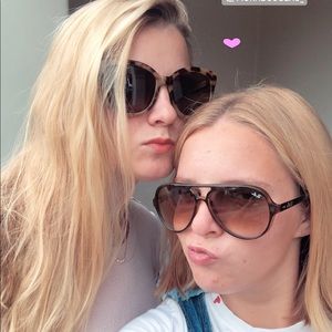 Meet your Posher, Esmé